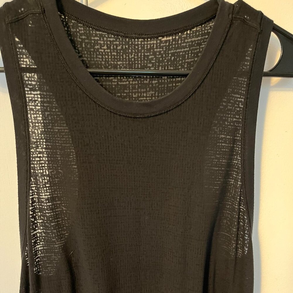 Lululemon Clear and Present Muscle Tank Size 10 Black EUC